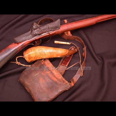 KENTUCKY RIFLE, TANSEL POWDER HORN, RIFLEMAN ACCESSORIES