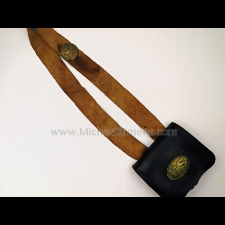 CIVIL WAR CARTRIDGE BOX WITH ORIGINAL STRAP AND PLATES