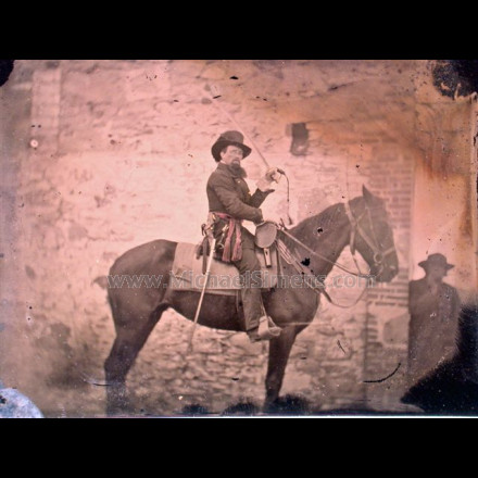 CIVIL WAR AMBROTYPE IMAGE, MOUNTED OFFICER PHOTO. 